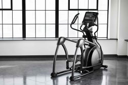 Vision. Эллиптический тренажер S-600E. Консоль - сенсорный экран диагональю 16 дюймов