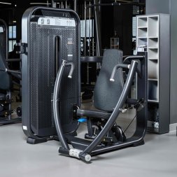 E7008 Жим от груди вертикальный. Стек 135 кг