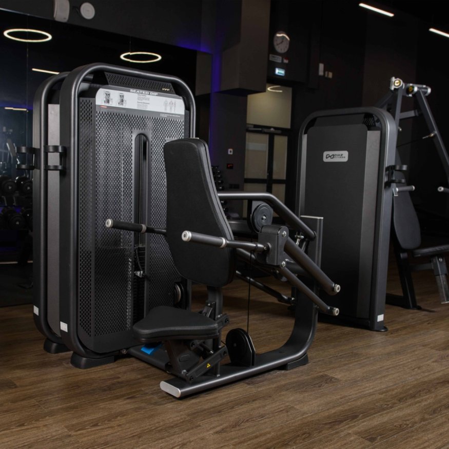 E7026 Трицепс-машина. Имитация отжиманий. Стек 135 кг