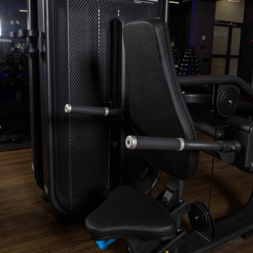 E7026 Трицепс-машина. Имитация отжиманий. Стек 135 кг