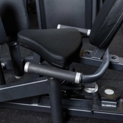 U3021D (E5089) Сведение/Разведение ног сидя. Стек 95 кг