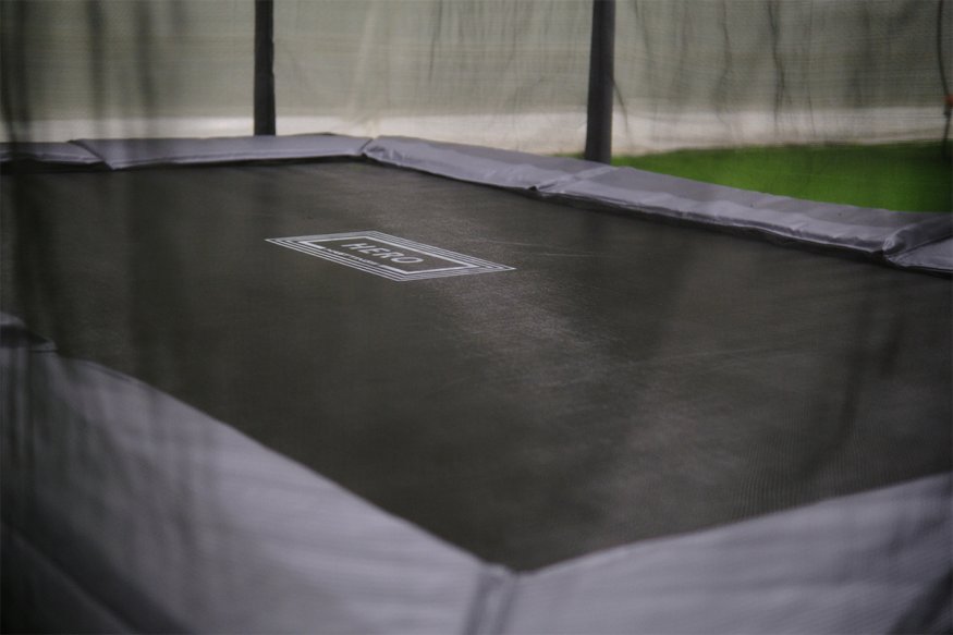 Батут Hasttings Hero 10x17FT