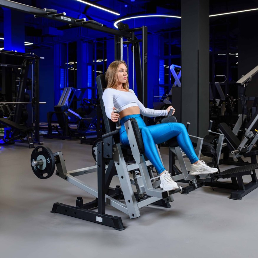 A604 Отведение ног сидя