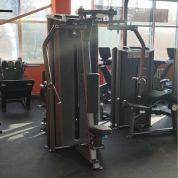 U2007 Баттерфляй - задние дельты. Стек 109 кг