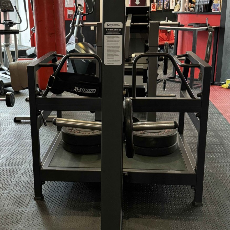 A3067 Приседания с поясом