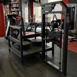 A3067 Приседания с поясом