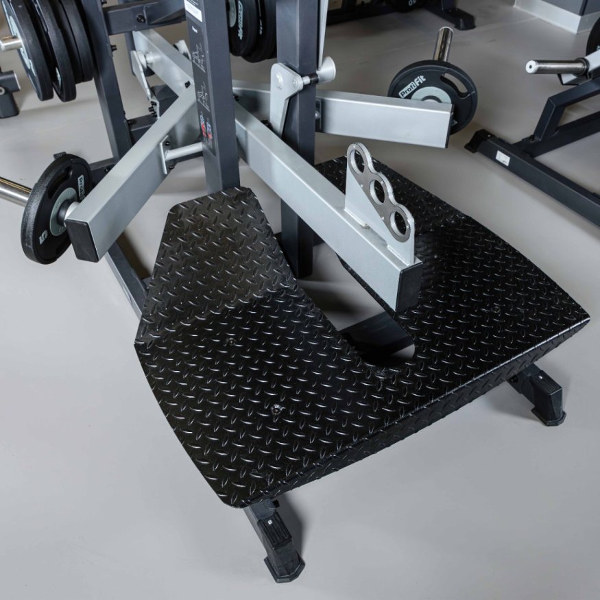 D601 Приседания с поясом