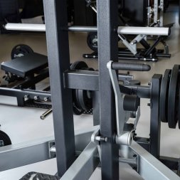 D601 Приседания с поясом