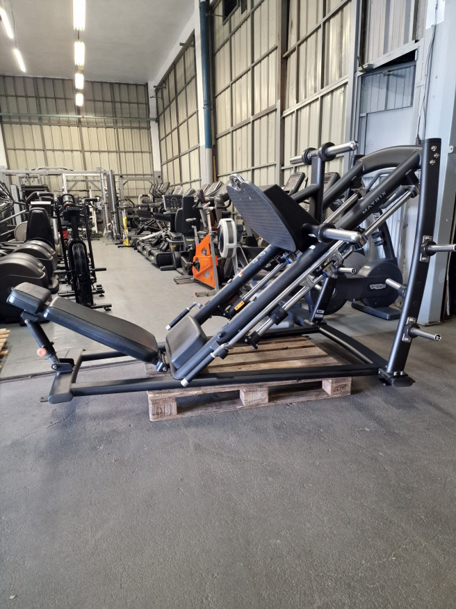 Наклонный жим ногами MATRIX Magnum MG-PL70