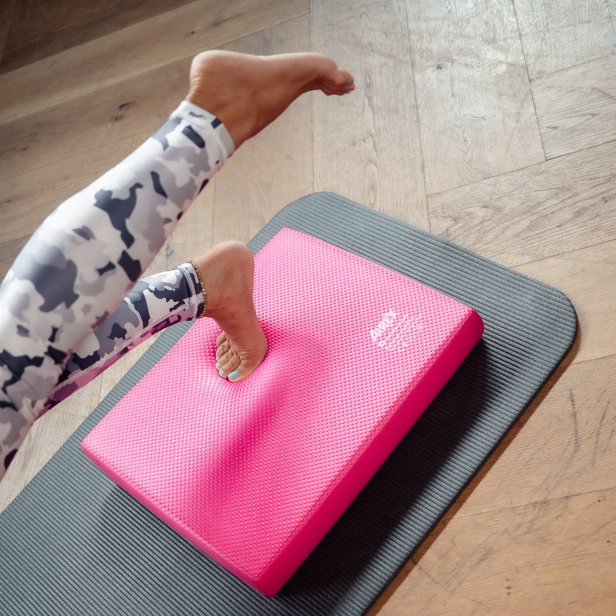 Балансировочная подушка AIREX Balance Pad Plus Elite розовый