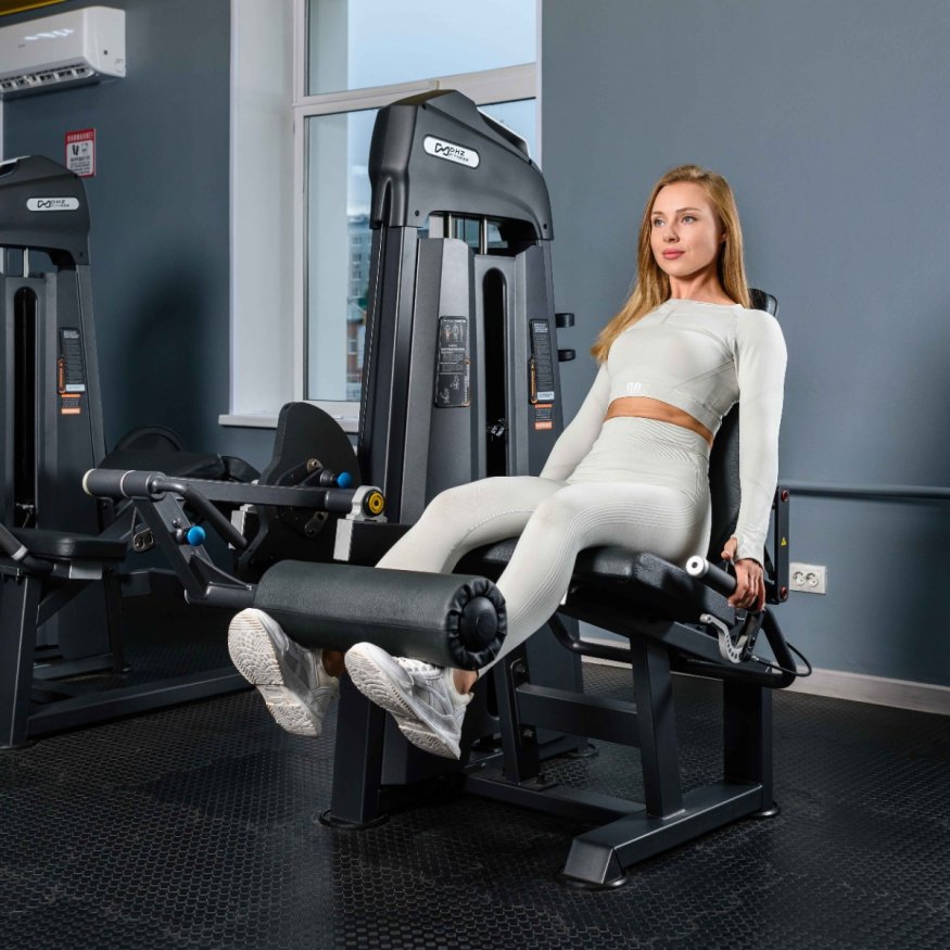 U3002C (E3002) Разгибание ног сидя. Стек 109 кг