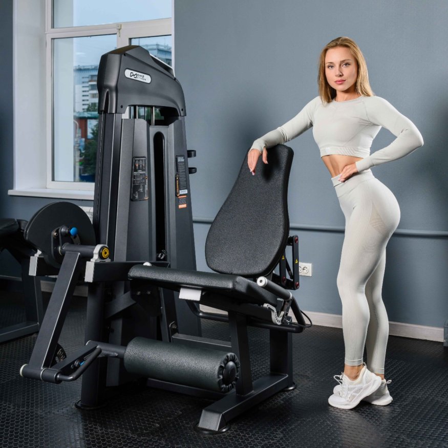 U3002C (E3002) Разгибание ног сидя. Стек 135 кг