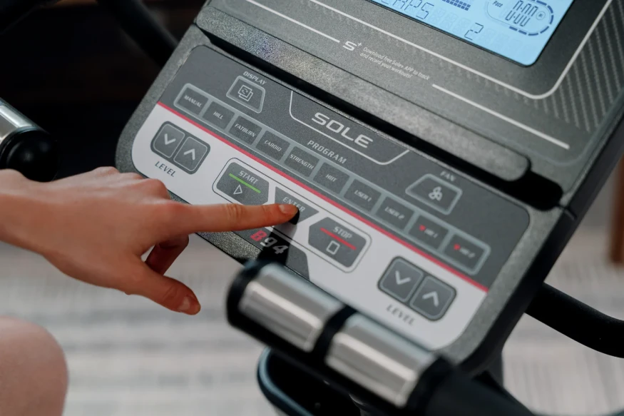 Вертикальный велотренажер Sole B94 (2023)