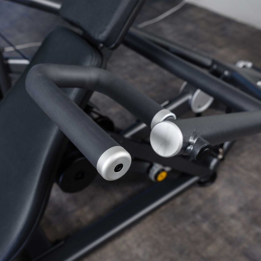 U2006 Жим от плеч. Стек 140 кг