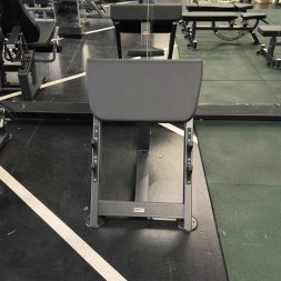 U3044 Скамья для бицепса с сиденьем. Скамья Скотта