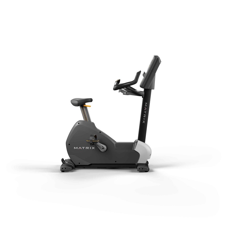  Matrix Fitness Вертикальный велоэргометр Performance с консолью Premium LED