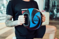 Мяч тренировочный (медицинбол) с хватами, 5 кг