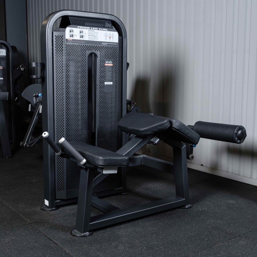 U3001D (E5001) Сгибание ног лежа. Стек 135 кг