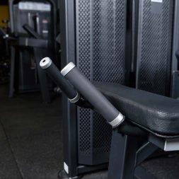 U3001D (E5001) Сгибание ног лежа. Стек 135 кг