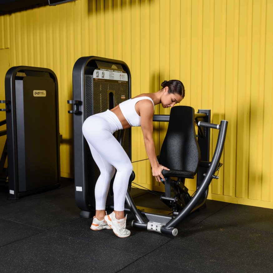 E7008 Жим от груди вертикальный. Стек 110 кг