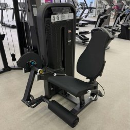 U3002D (E5002) Разгибание ног сидя. Стек 109 кг