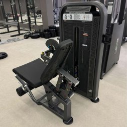 U3002D (E5002) Разгибание ног сидя. Стек 109 кг