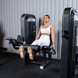 U3002D (E5002) Разгибание ног сидя. Стек 109 кг