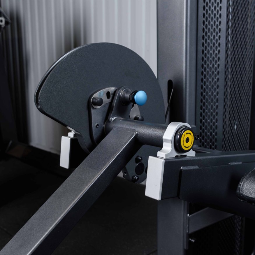 U3002D (E5002) Разгибание ног сидя. Стек 135 кг