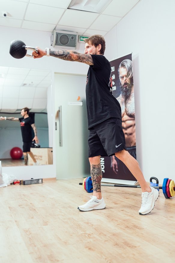 Гиря 6 кг с хромированной ручкой полиуретановая (CPU)