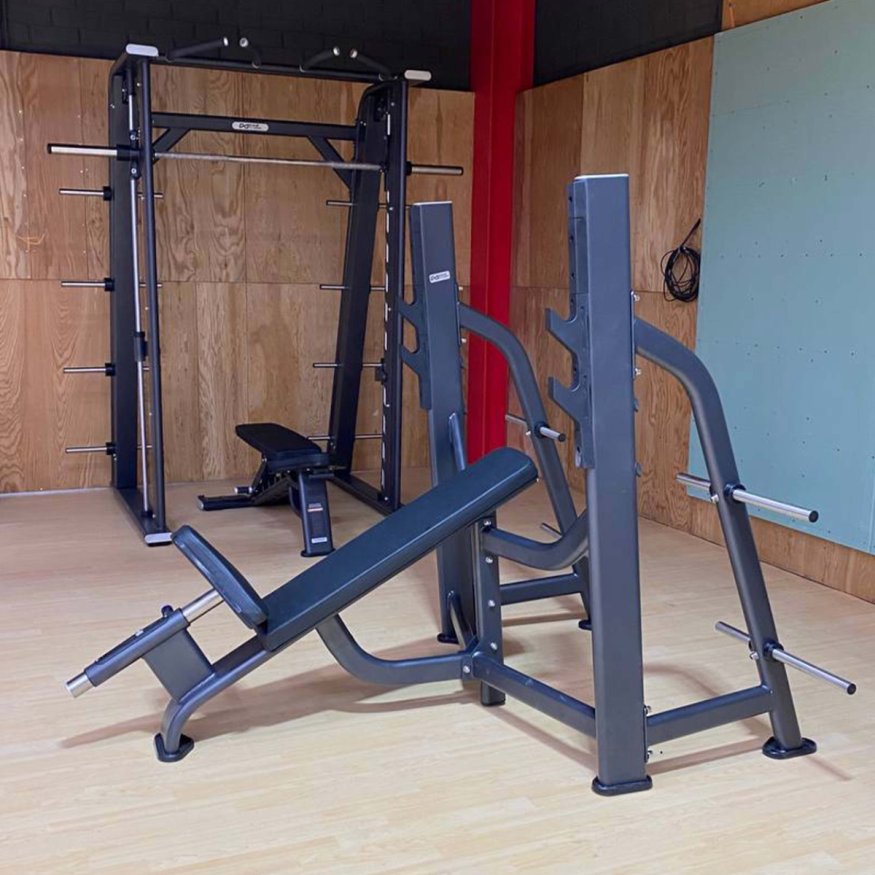 E7042 Скамья-стойка для жима под углом вверх