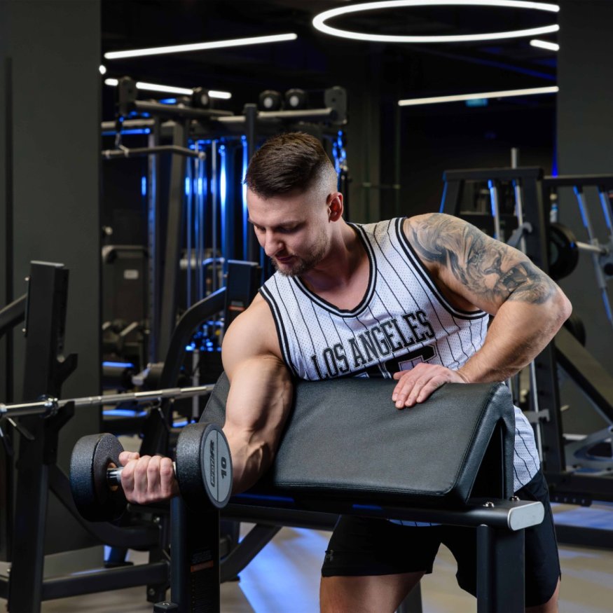 E7044 Скамья для бицепса. Скамья Скотта