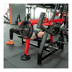 Грудной жим лежа на свободных весах Protrain PP128