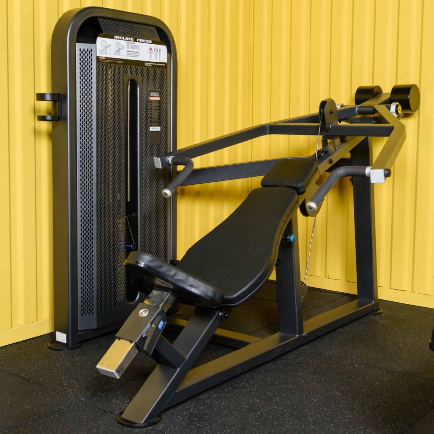 U3013D (E5013) Наклонный грудной жим. Стек 109 кг