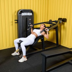 U3013D (E5013) Наклонный грудной жим. Стек 135 кг